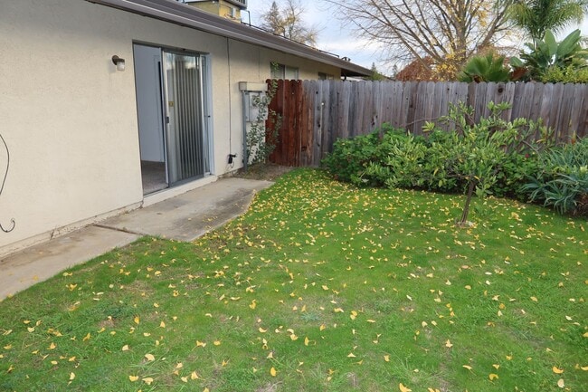 Building Photo - 7374 Farm Dale Wy