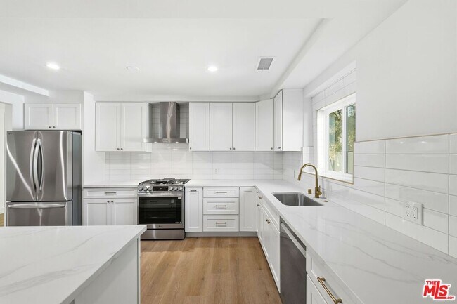 Building Photo - 12455 Milbank St