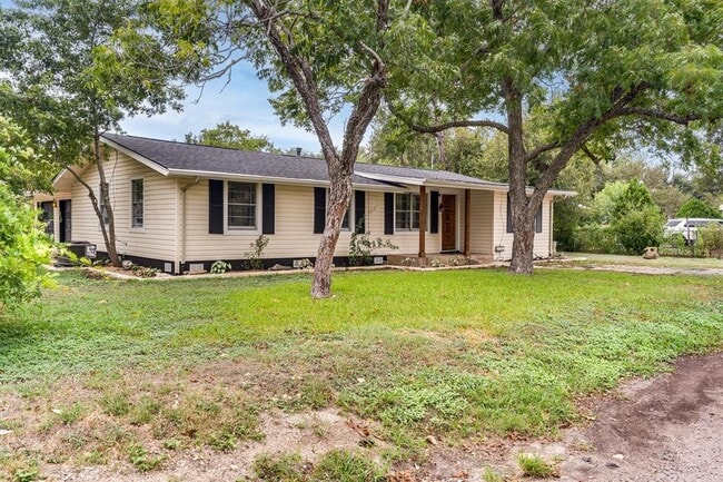 Primary Photo - 1405 E Main St