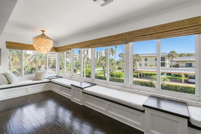 Building Photo - 325 S Beach Rd