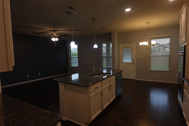 Building Photo - 1310 Stonewall Ridge