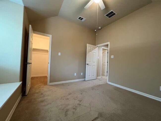 Building Photo - 3914 Remington Rd