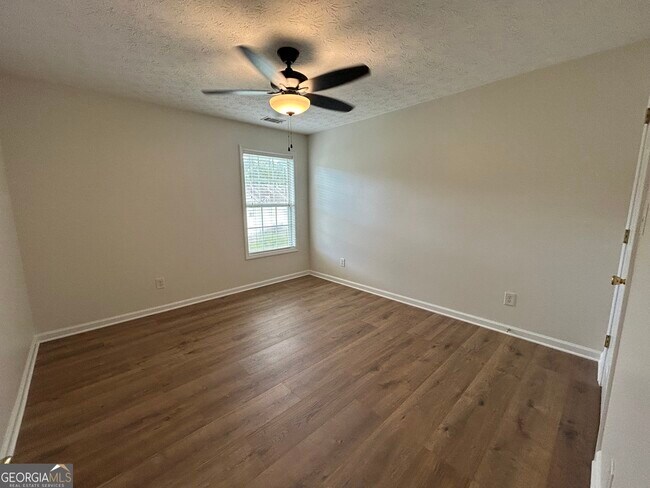 Building Photo - 3051 Kentmere Dr