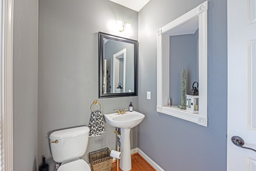Building Photo - 47333 Middle Bluff Pl