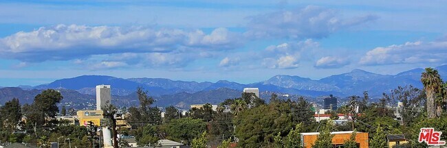 Building Photo - 6077 Hargis St