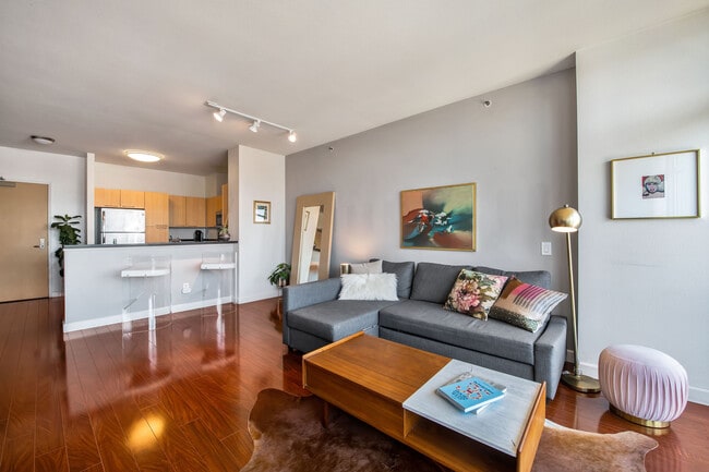 Building Photo - 1 Lakeside Dr