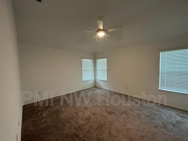 Building Photo - 10022 Granite Grove Ln
