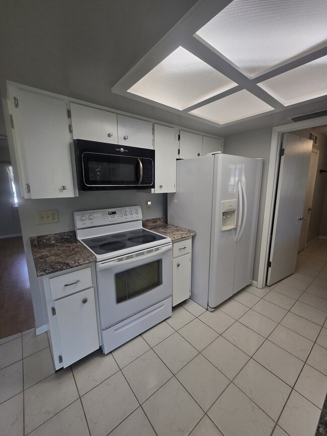 Building Photo - 8425 SW 107th Pl