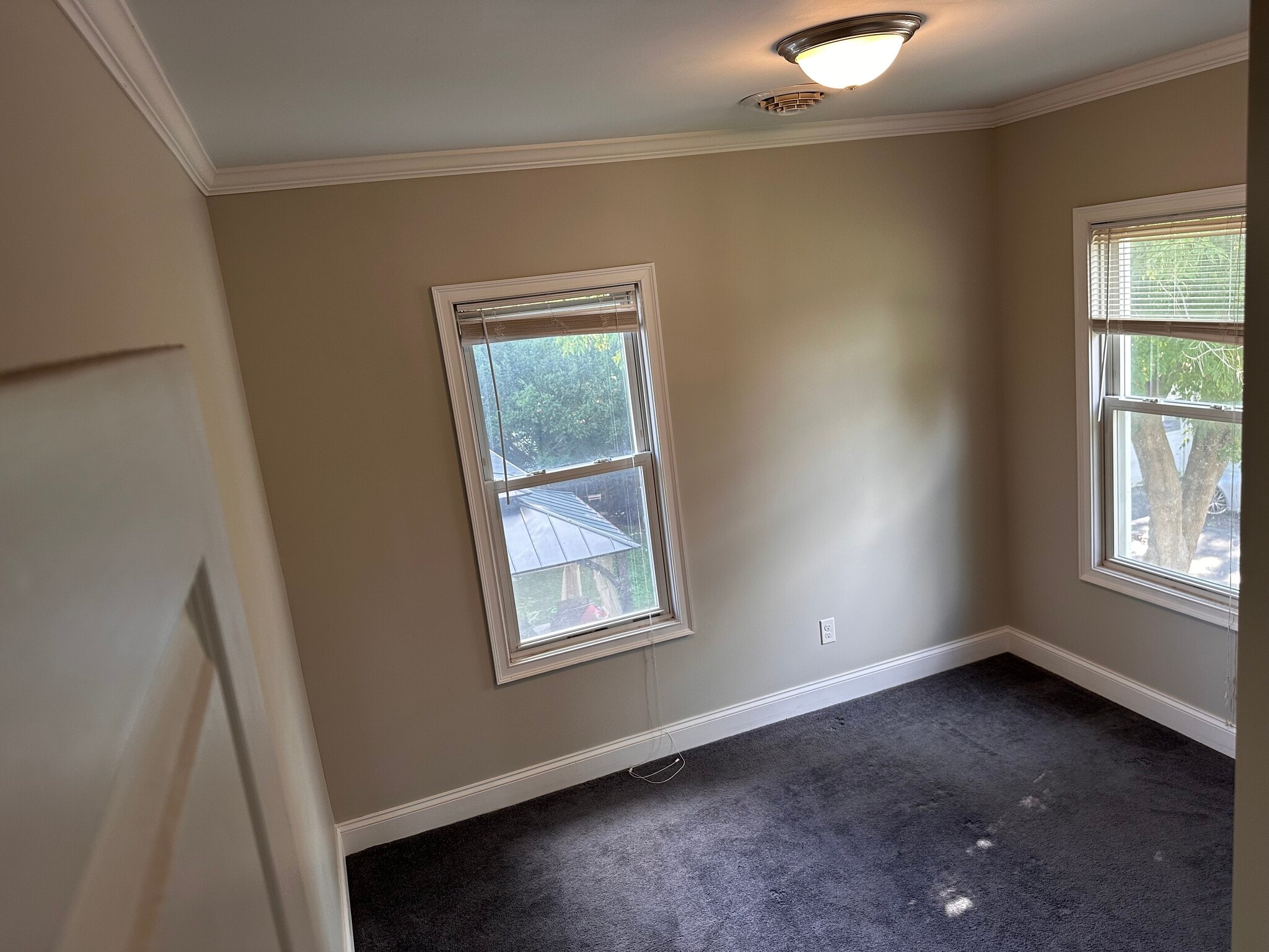 Building Photo - 19 Peacock St