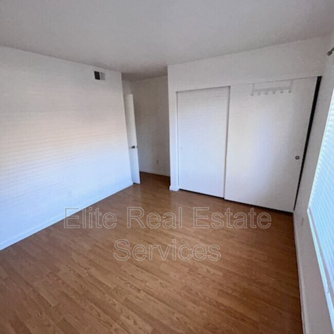 Building Photo - 6540 College Grove Dr