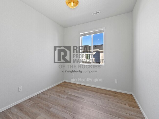 Building Photo - 2296 Setting Sun Dr