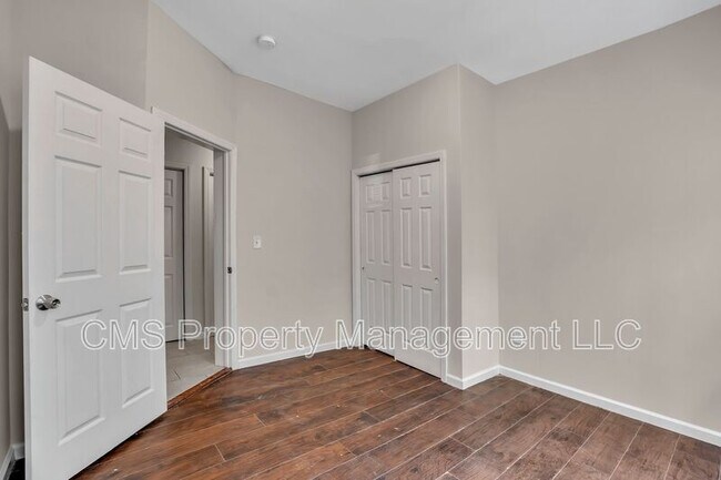 Building Photo - 142-144 Seymour Ave