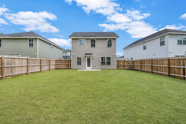 Building Photo - AVAILABLE NOVEMBER (PET FRIENDLY)