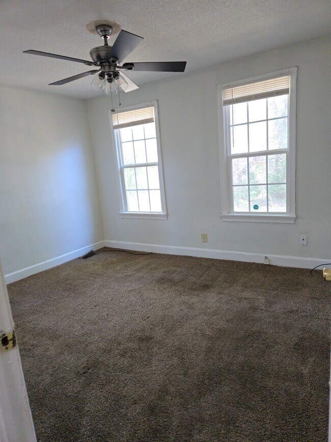 Building Photo - 5867 Ames Rd