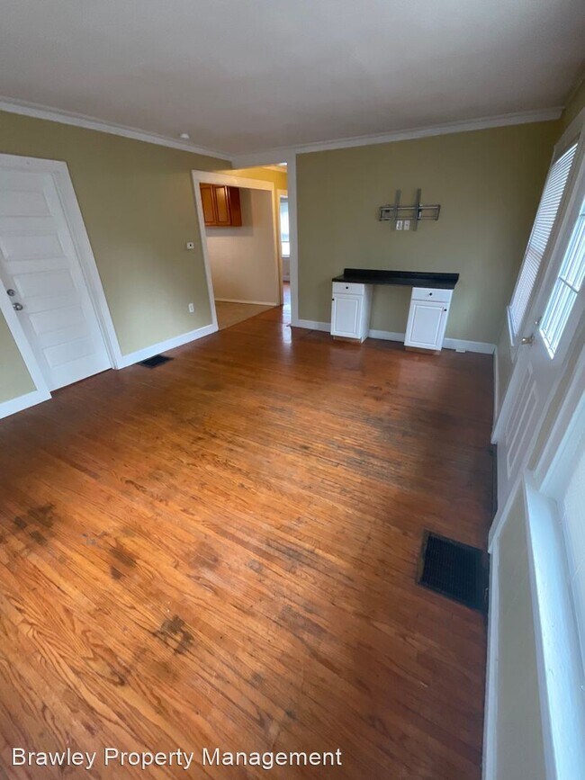Building Photo - 5 br, 2 bath House - 609 N. Dunn St