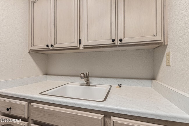 Building Photo - 9665 E Cochise Dr