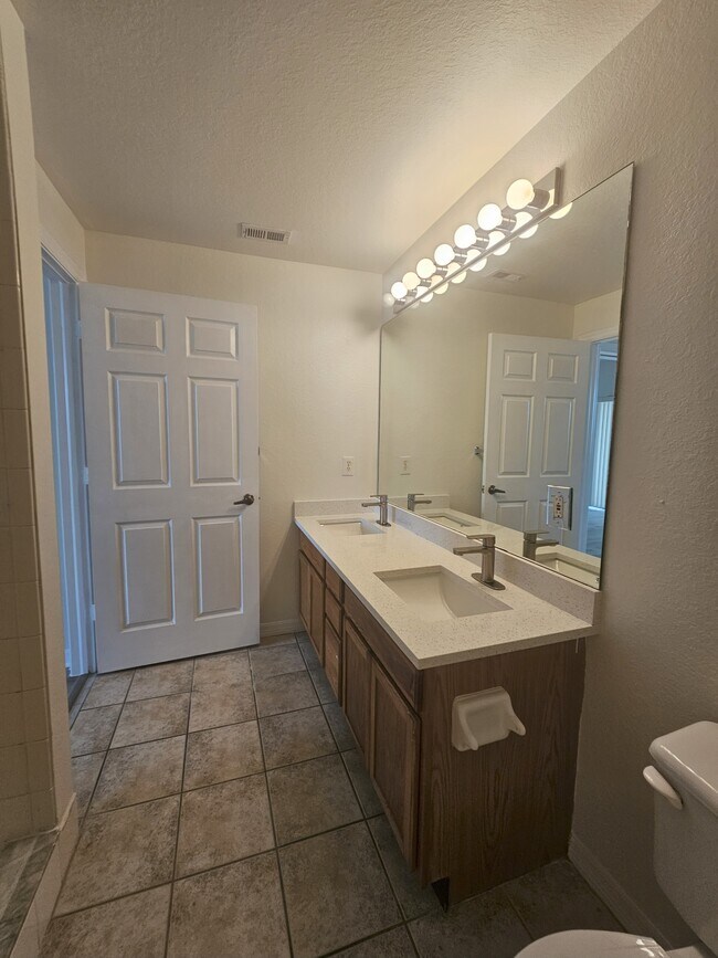 Building Photo - 7965 Preserve Cir