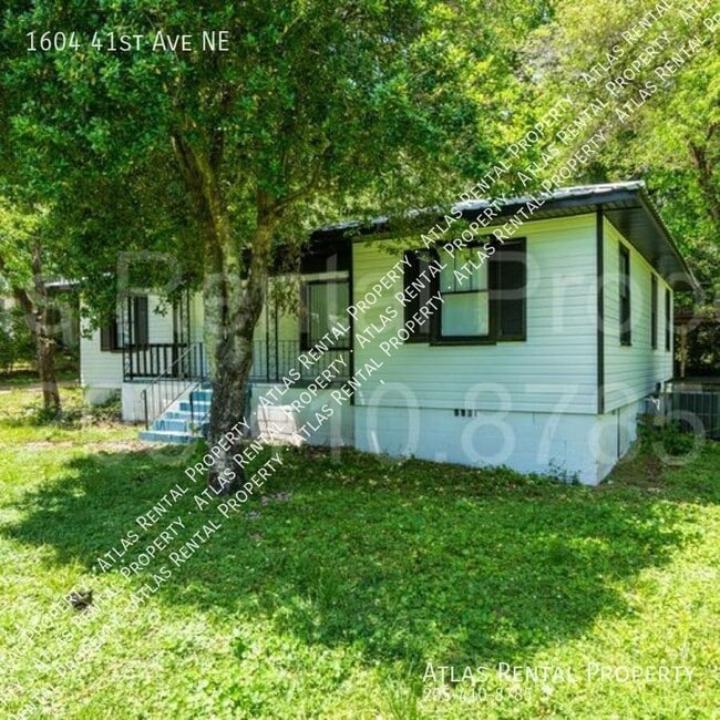 Building Photo - 1604 41st Ave NE