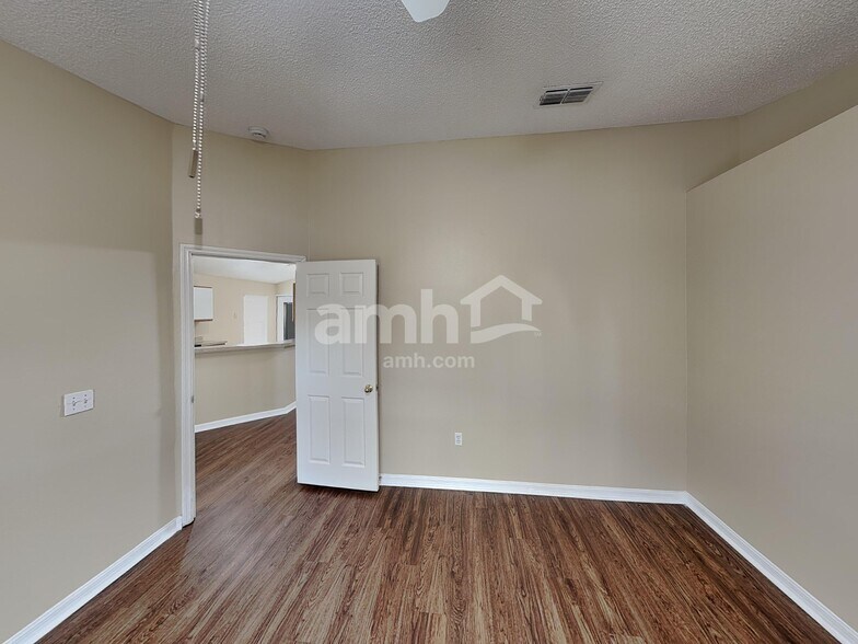 Building Photo - 11323 Camus Ln