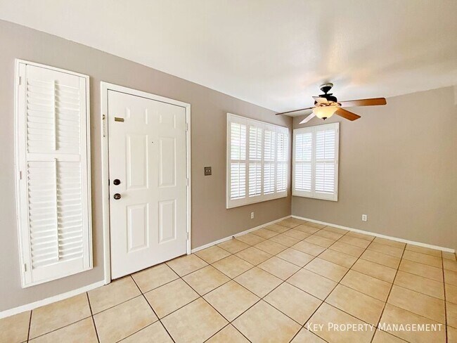 Building Photo - 3061 Key Largo Dr