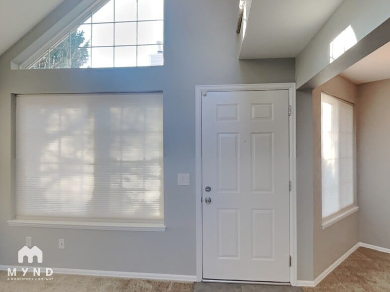 Building Photo - 13803 E Lehigh Ave