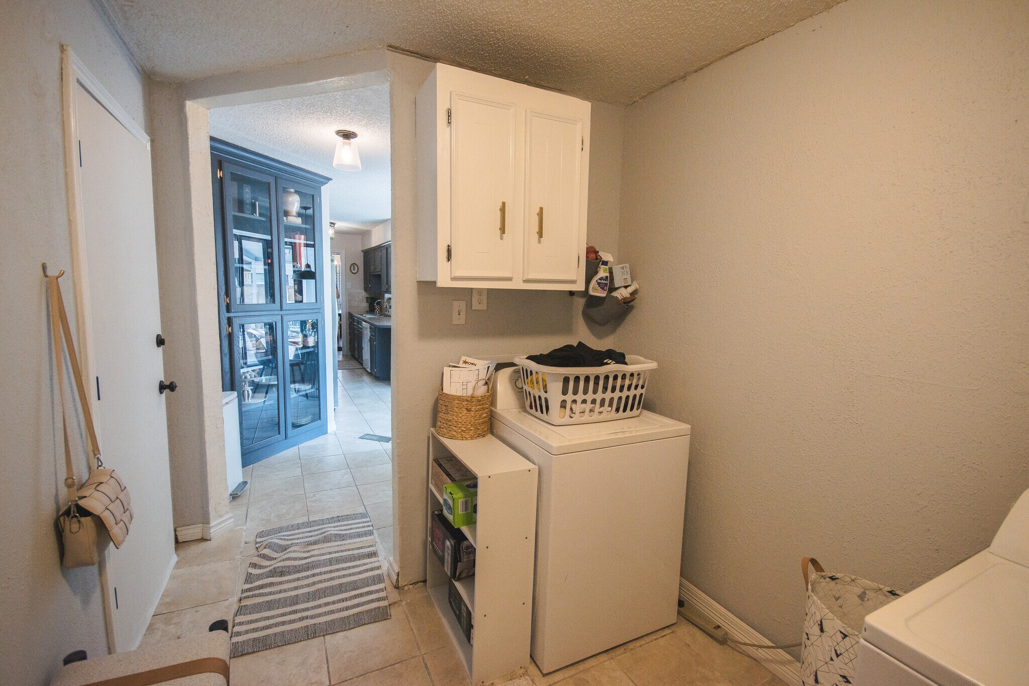 Building Photo - 2334 Babalos Ln