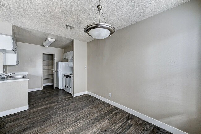 Building Photo - 8530 W Sahara Ave