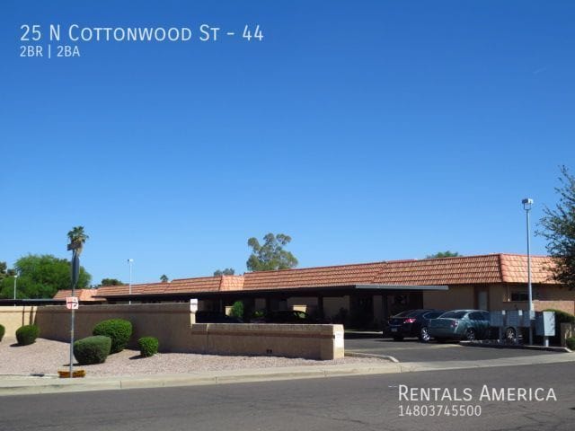 Building Photo - 2 Master Bedrooms in Fully Remodeled, Sing...