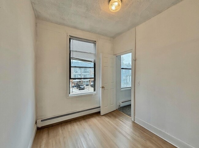 Building Photo - 94 Ferry St