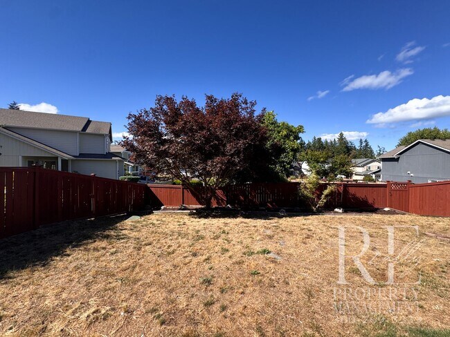 Building Photo - Spacious Bremerton Retreat with Designer Kitchen, Large Fenced Yard & Primary Suite