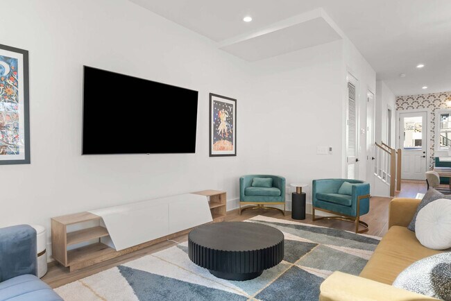 Building Photo - 1315 16th Ave S