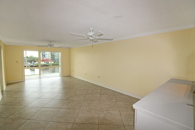 Building Photo - 250 Santa Maria St