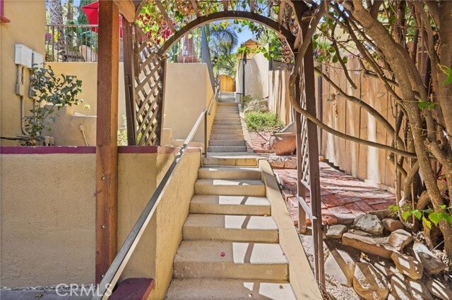 Building Photo - 2253 N Gower St