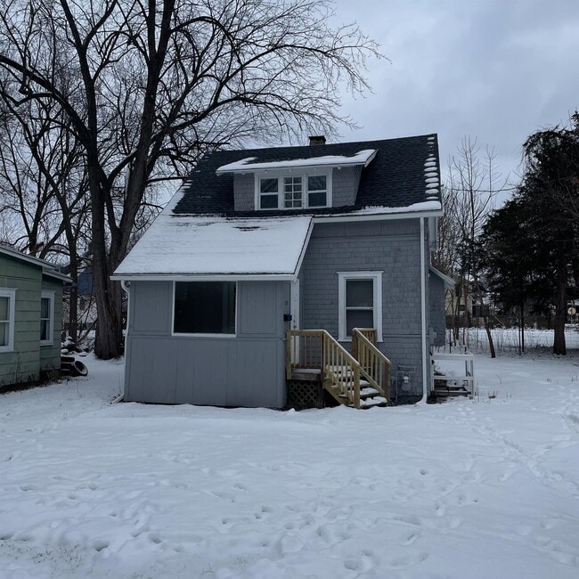 Building Photo - 191 Baldwin Ave