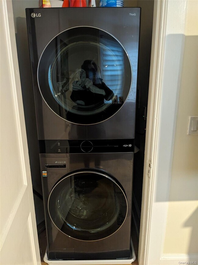 Building Photo - 71 Longview Ave