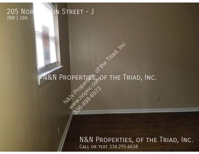 Building Photo - 205 N Main St