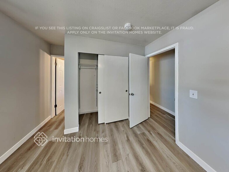 Building Photo - 4325 S Eagle Cir