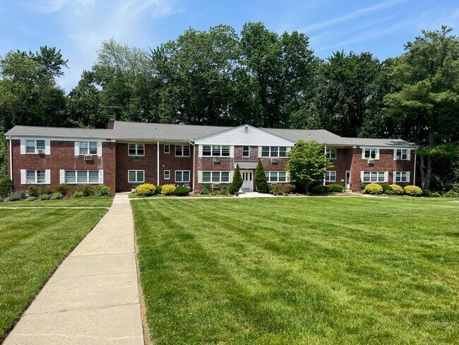 Building Photo - 225 N Middletown Rd