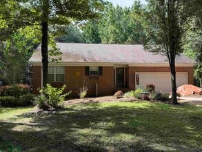 Building Photo - 1584 Chadwick Way