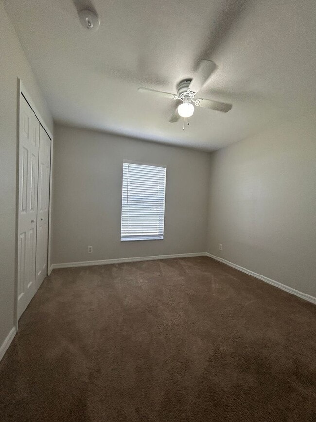 Building Photo - 3 Bedroom 2 Bath 2 Car Garage In Cape Coral!