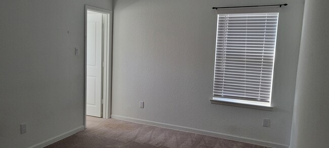 Building Photo - 579 Dry Fork Ln