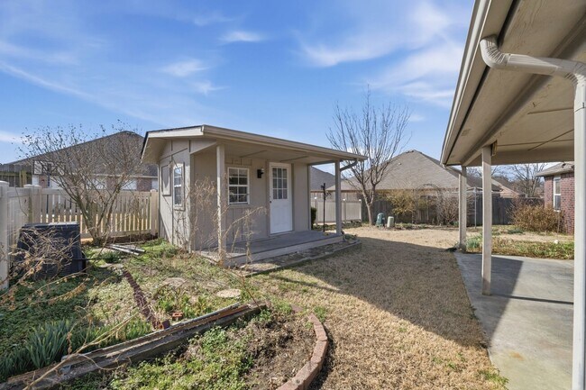 Building Photo - Move-in ready 3 Bed, 2.5 Bath, 3 Car, BA Schools