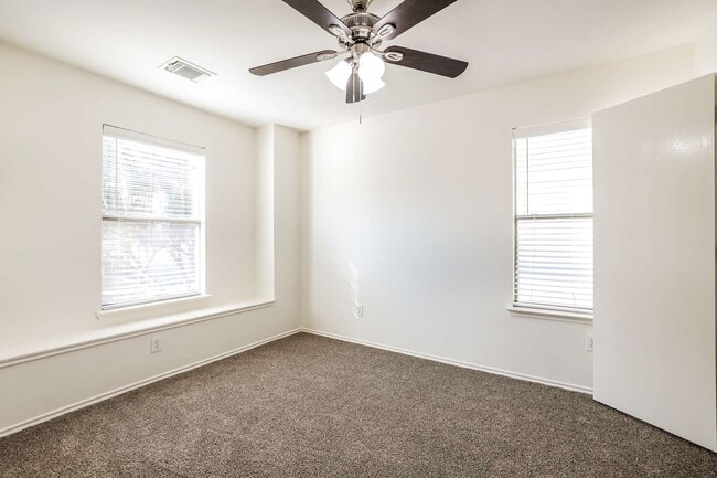 Building Photo - 423 Remington Ridge Dr