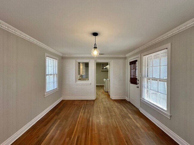 Building Photo - 1309 S Robertson Ave