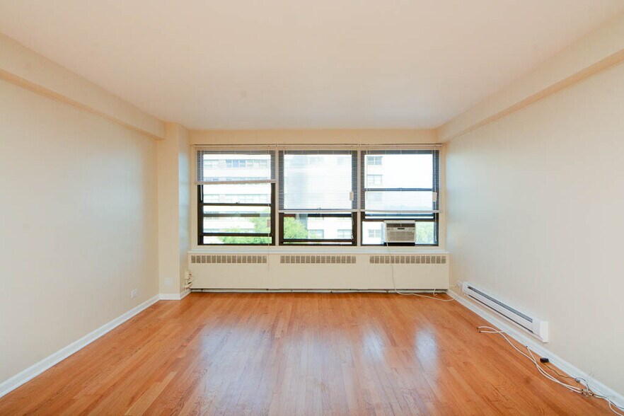 Building Photo - 4180 N Marine Dr