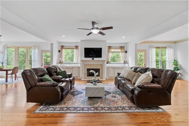Building Photo - 8275 Majors Ridge Way