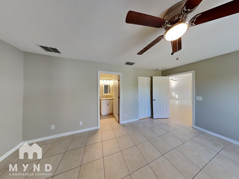 Building Photo - 12144 Dubarry Ave