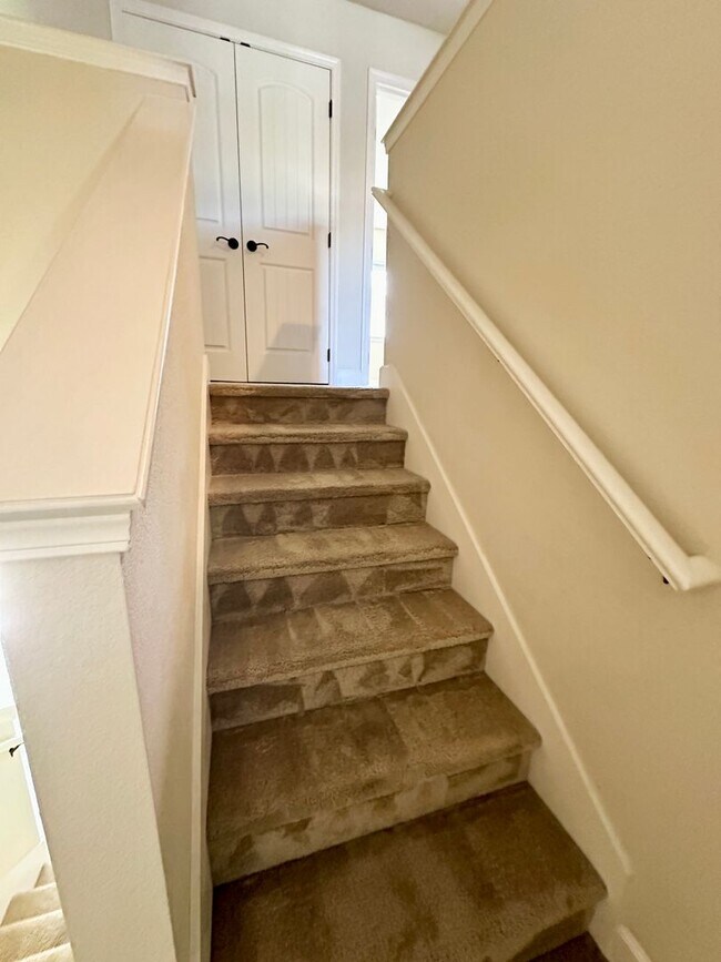 Building Photo - 1154 Galeria Cir