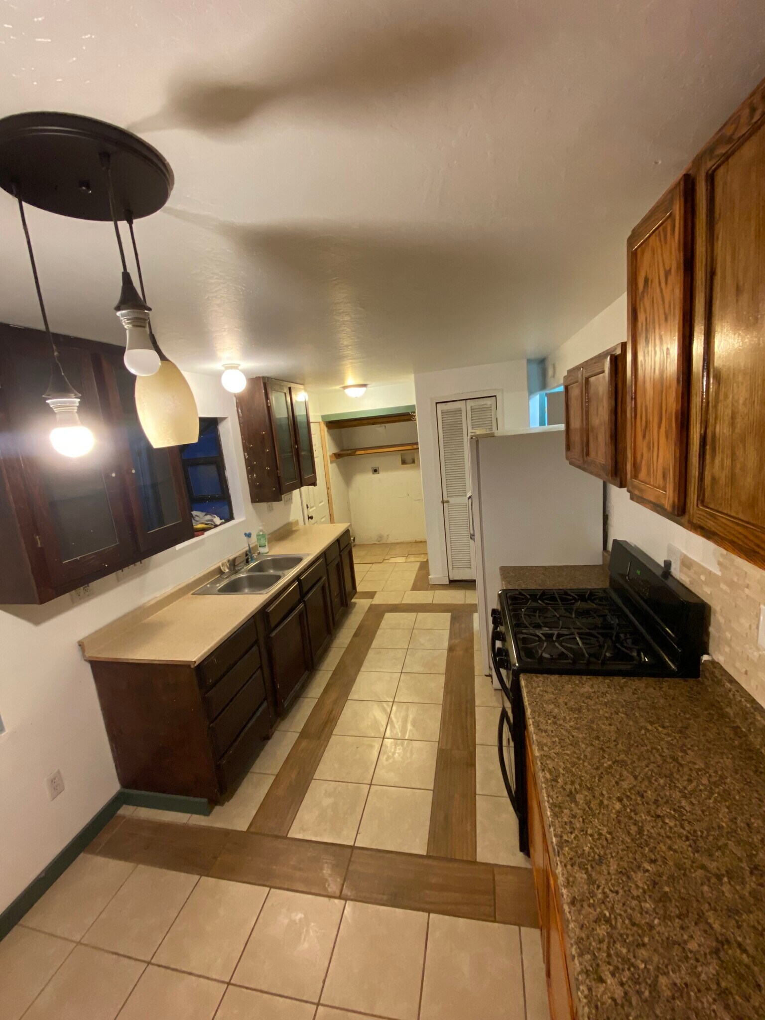 Building Photo - 1275 W 700 S