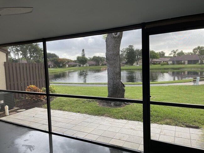 Building Photo - 1030 Green Pine Blvd